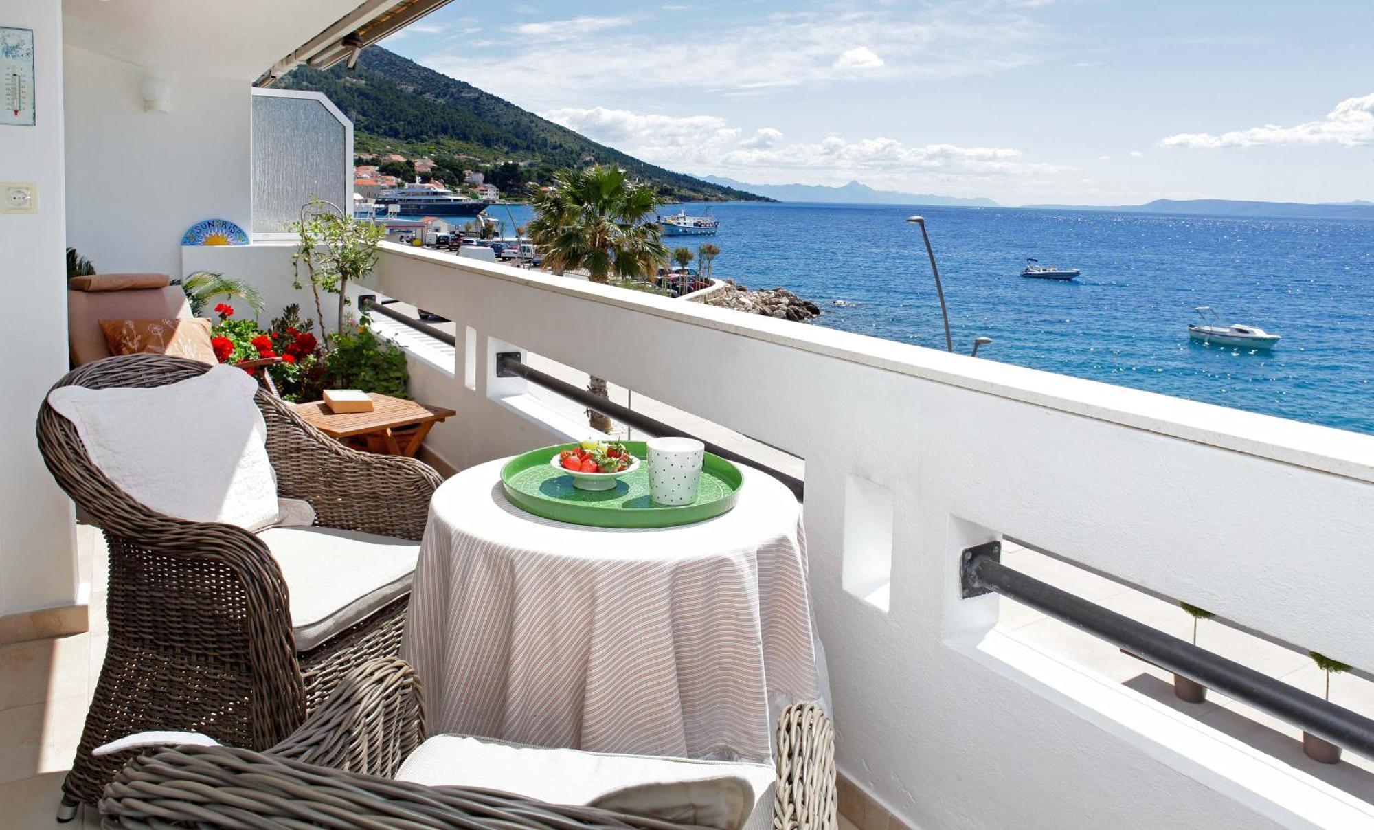 Amazing Waterfront Apartments Bol Exterior photo